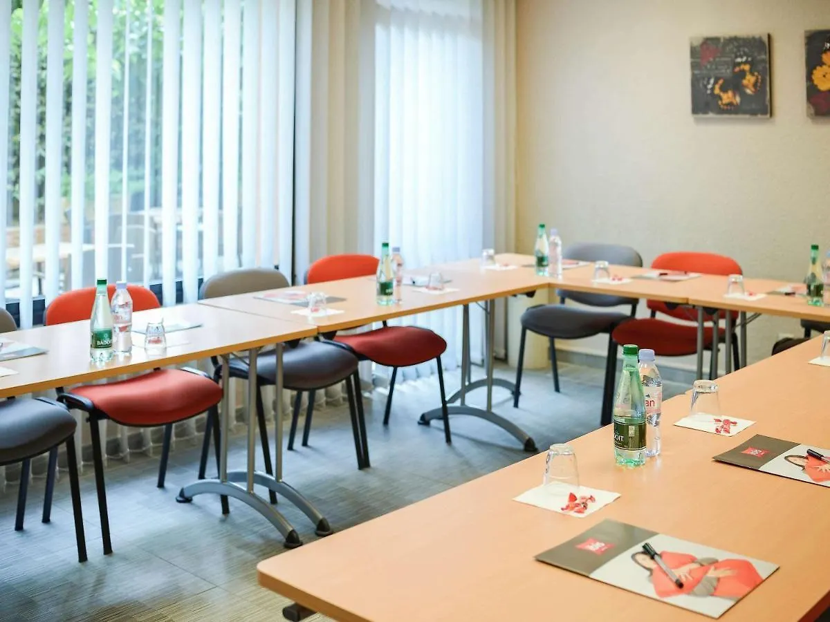 Hotel ibis Avignon Centre Pont De L'Europe